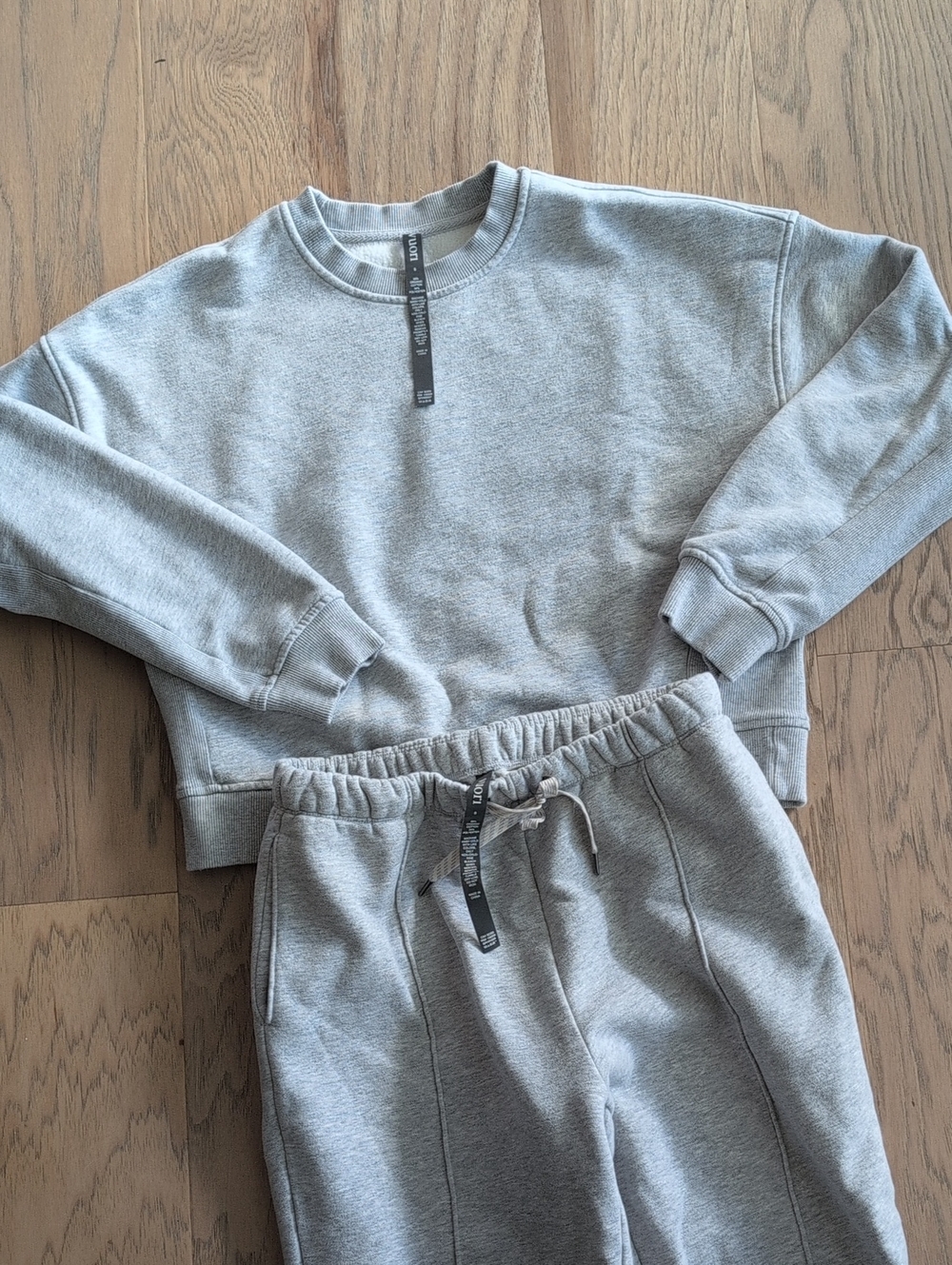 Vuori Restore Jogger Set Crew Sweatshirt Size S Pale Grey